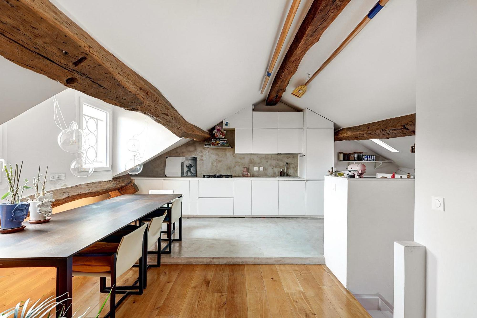 Pretty Parisian Penthouse París